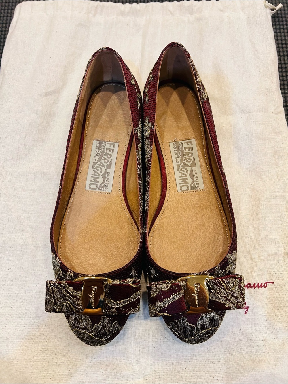 Salvatore Ferragamo Burgundy and Gold Embroidered Vara Bow Flats Size 6 - Picture 2 of 6